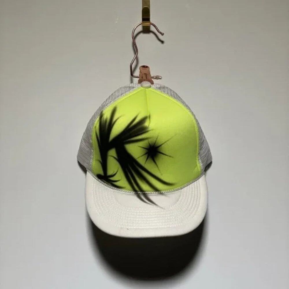 DECKY WHITE & NEON GREEN‎ GRAFFITI TRUCKER HAT